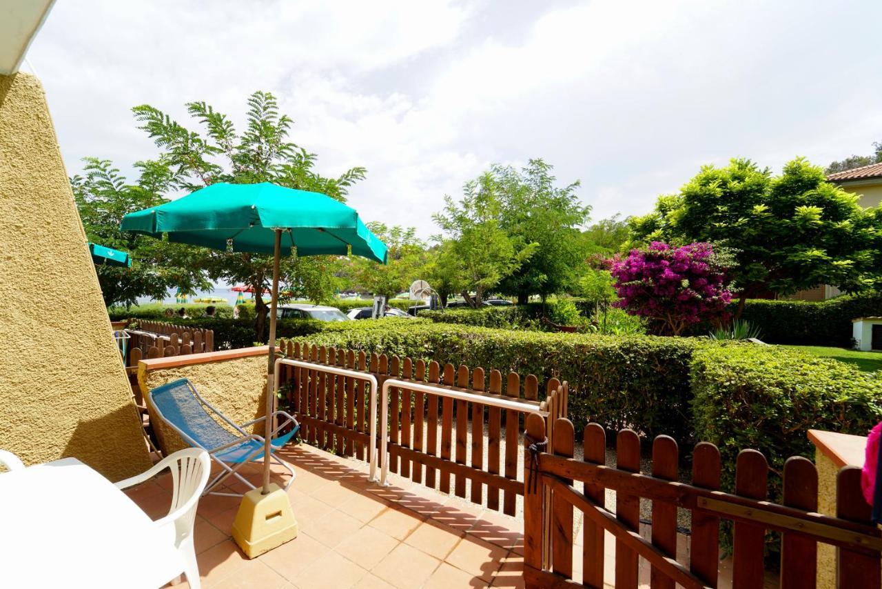 Residence Le Acacie Capoliveri  Ngoại thất bức ảnh