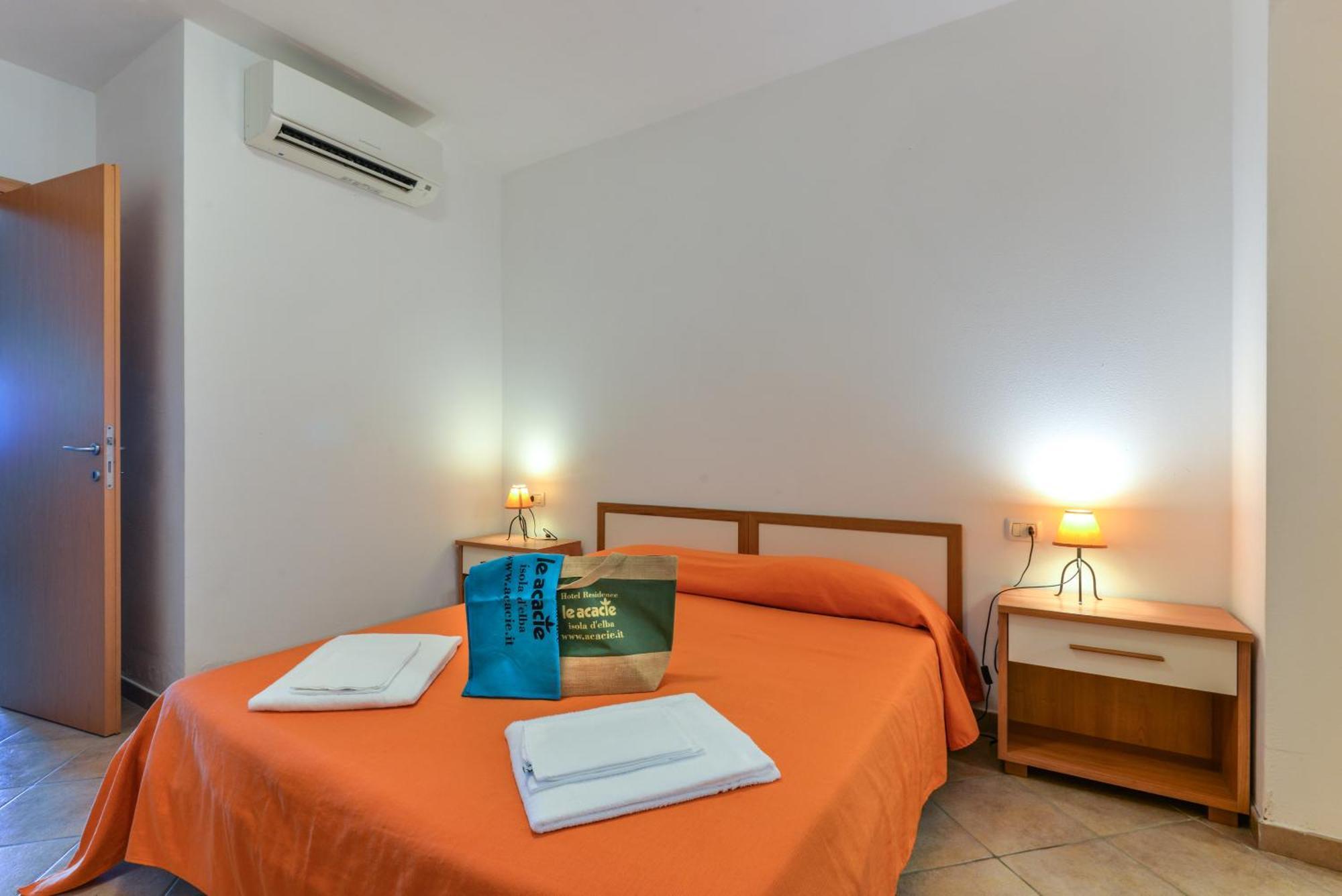 Residence Le Acacie Capoliveri  Ngoại thất bức ảnh