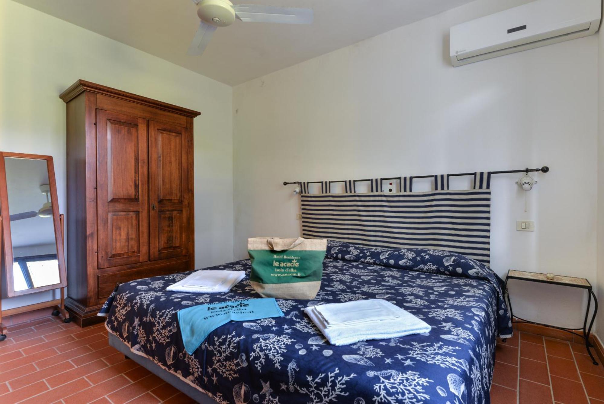 Residence Le Acacie Capoliveri  Ngoại thất bức ảnh